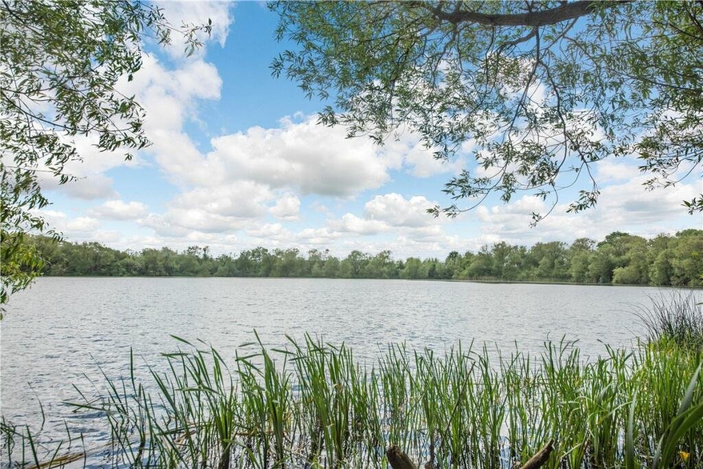 Rare opportunity: Buy a lake and land spanning 1.34 million sq ft for £100,000 near Oxford. Perfect for boating enthusiasts, with some restrictions. Don't miss out!