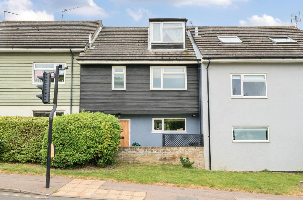 A £550,000 home in Saffron Walden, Essex, features a unique open-plan en-suite in the master bedroom, raising hygiene concerns and sparking curiosity. Discover the quirky design!