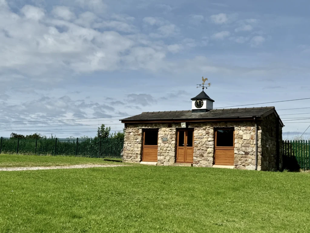 Luxurious Thwaite End Barn in Carnforth hits the market for £1.7M. This stunning estate features a pool, gym, guest house, and even a helicopter hangar across 8.5 acres.