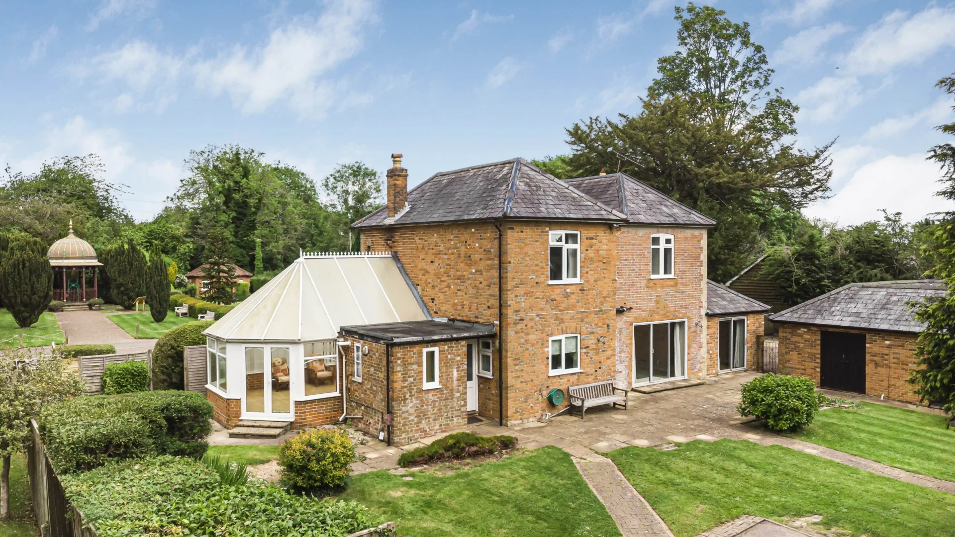 Stunning £1.2M home near The Maharaja’s Well for sale after nearly 50 years. The three-bedroom property in Stoke Row offers spacious living and beautiful gardens.