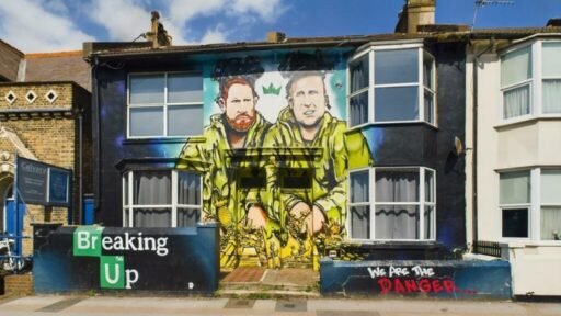 A quirky Brighton home featuring a mural of Prince Harry and William in green hoodies is on the market for £425,000. Discover this unique investment opportunity!