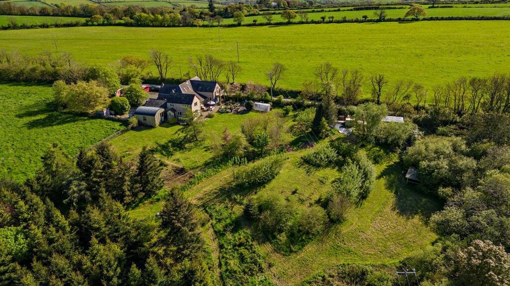 A six-bed home in Llawhaden, Wales, is on the market for £850,000 and comes with its own microbrewery, capable of brewing 1,300 pints. Includes stunning garden and original features.