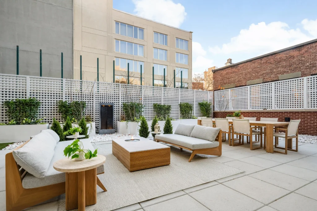 A luxurious Manhattan home once owned by Joe Jonas is on the market for £4.7M. With stunning design and a private terrace, this celeb-worthy property is a dream.