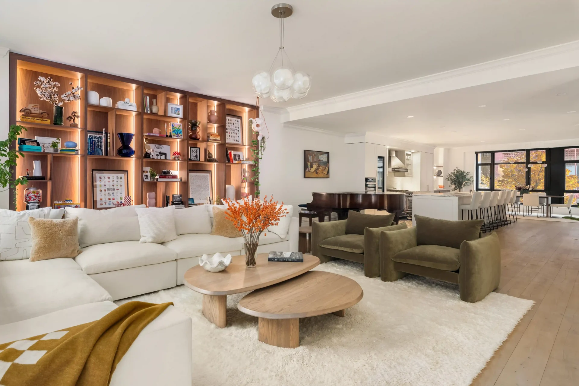 A luxurious Manhattan home once owned by Joe Jonas is on the market for £4.7M. With stunning design and a private terrace, this celeb-worthy property is a dream.