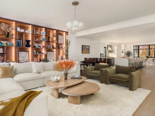 A luxurious Manhattan home once owned by Joe Jonas is on the market for £4.7M. With stunning design and a private terrace, this celeb-worthy property is a dream.