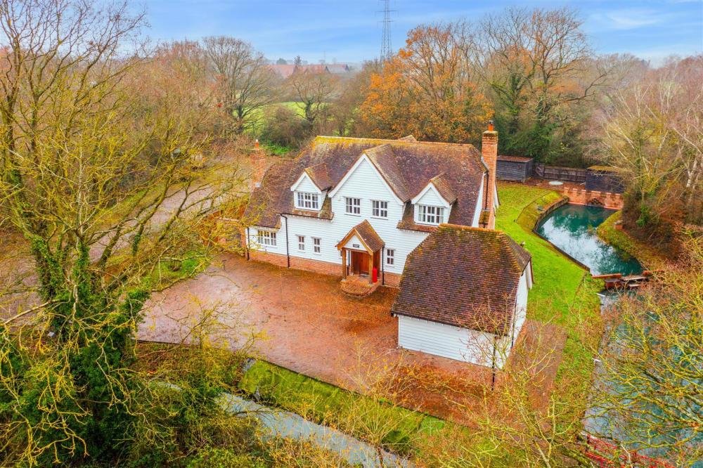 Unique 4-bed home with 3 fishing lakes on 7 acres in Rayleigh, Essex, offers tranquil living and a thriving business opportunity, now on sale for £1.6M.