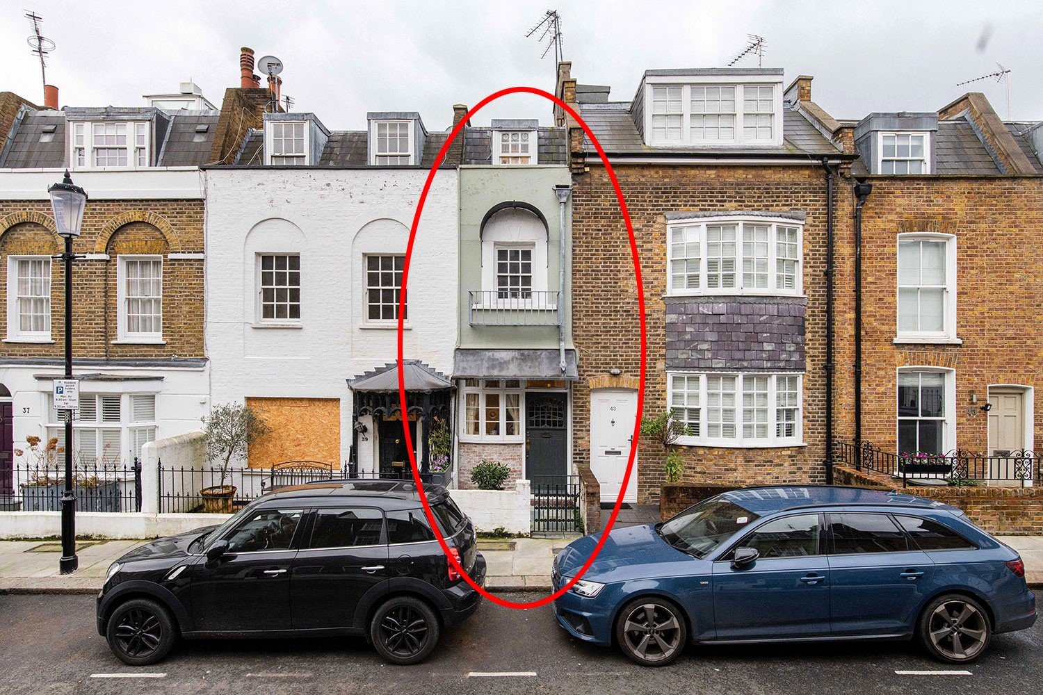 A seven-foot-wide Notting Hill home, London's second narrowest, is on sale for £1.25 million - a compact yet stylish three-floor property with a rare roof terrace.