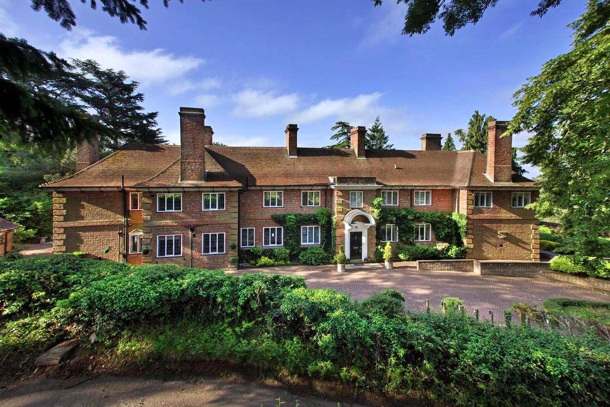 Edwardian mansion with tree house, dragon slide and zip wire hits market for £4.25m in Oxford - Shotover Edge blends historic charm with high-tech luxury and fun.