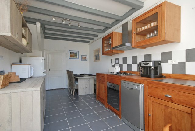 A five-bedroom French chateau with a pool and garden is on sale for just £102,000 in Fouqueure, offering more space and charm than a UK flat priced nearly the same.