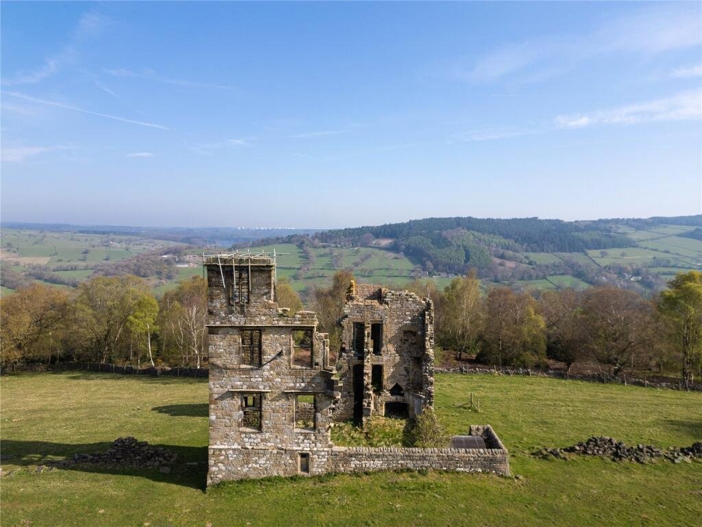 A ruined 17th-century hunting lodge in Yorkshire is on sale for £125,000 - with plans to transform it into a stunning three-bedroom home in a scenic rural setting.