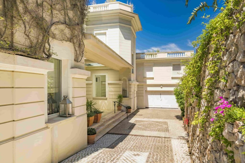Sean Connery's former French Riviera mansion used in a Bond film is for sale at £20m - featuring sea views, classic French style and an indoor pool with gardens.