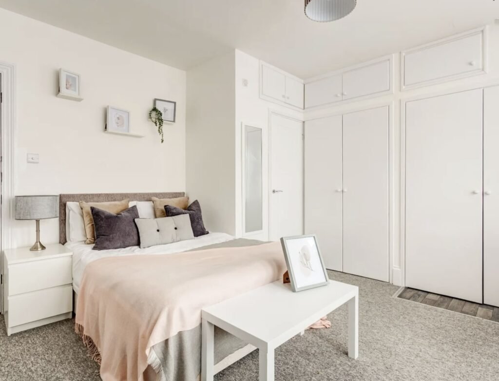 A £900-a-month seafront studio flat in Eastbourne features a kitchen in a cupboard, with a stove, sink and fridge squeezed in, and is only suitable for single tenants.