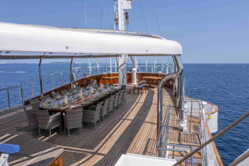 Christina O superyacht hits market at £76.7m with 17 cabins, pool, cinema, and celebrity history from Jackie O to Churchill, once chartered for \$800k a week.