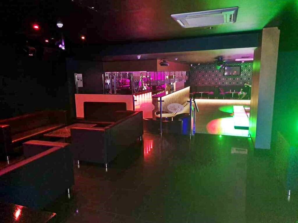 Mirage, a licensed gentlemen’s club in Banbury with a 4 am permit and rare entertainment license, is up for sale at £75K after hosting Love Island’s Toby Aromolaran.