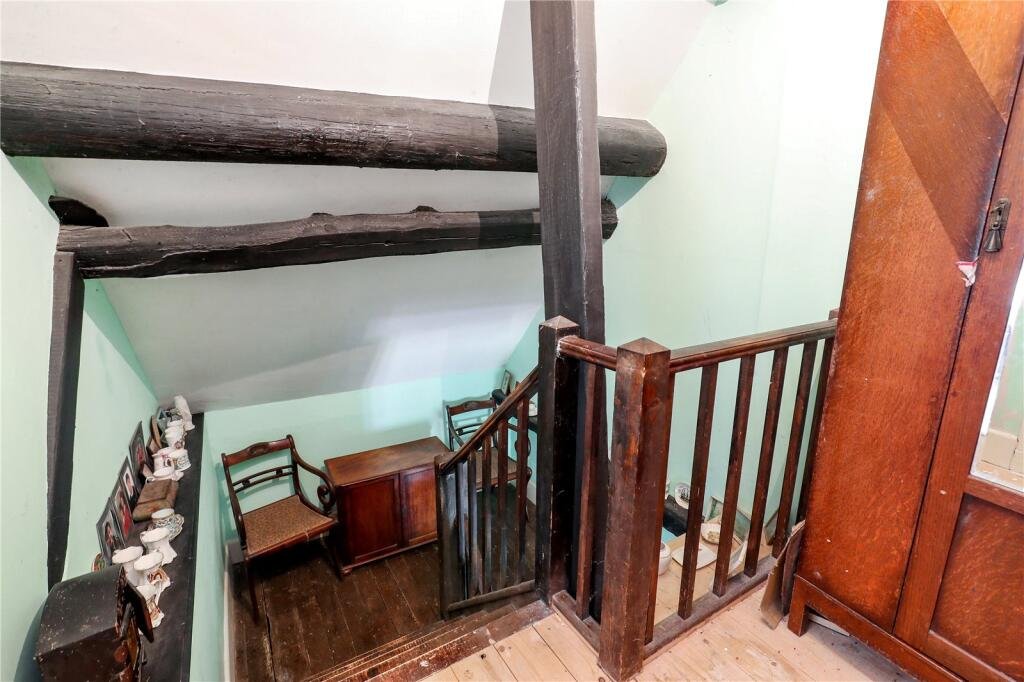 Beautiful countryside home in Clevedon hits the market for £475,000 but its unusual location directly under the M5 motorway is sparking debate and viral interest.