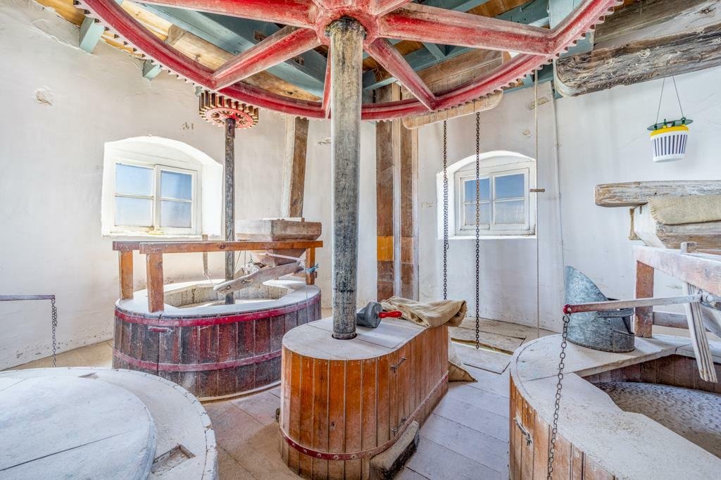 Historic Maud Foster Windmill in Lincolnshire is for sale at £549,950 with a penthouse home, shop, flour mill, and potential for a wedding venue or holiday let.