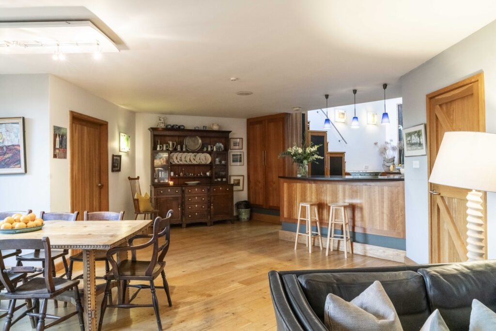 A £1,250 per month North London studio flat features a kids’-style cabin bed, steep ladder access, and minimal space, yet includes bills and claims to suit two tenants.