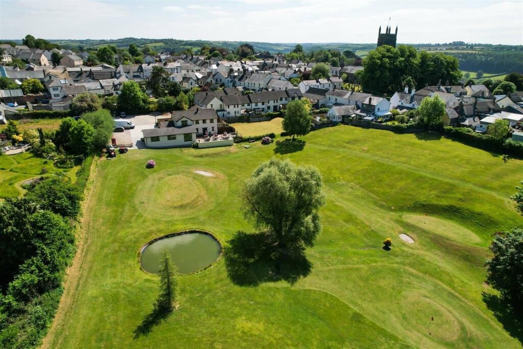 Four bedroom home in Chulmleigh Devon with 18 hole golf course clubhouse function room and stunning Taw Valley views on sale for £850000 offering a rare lifestyle opportunity.