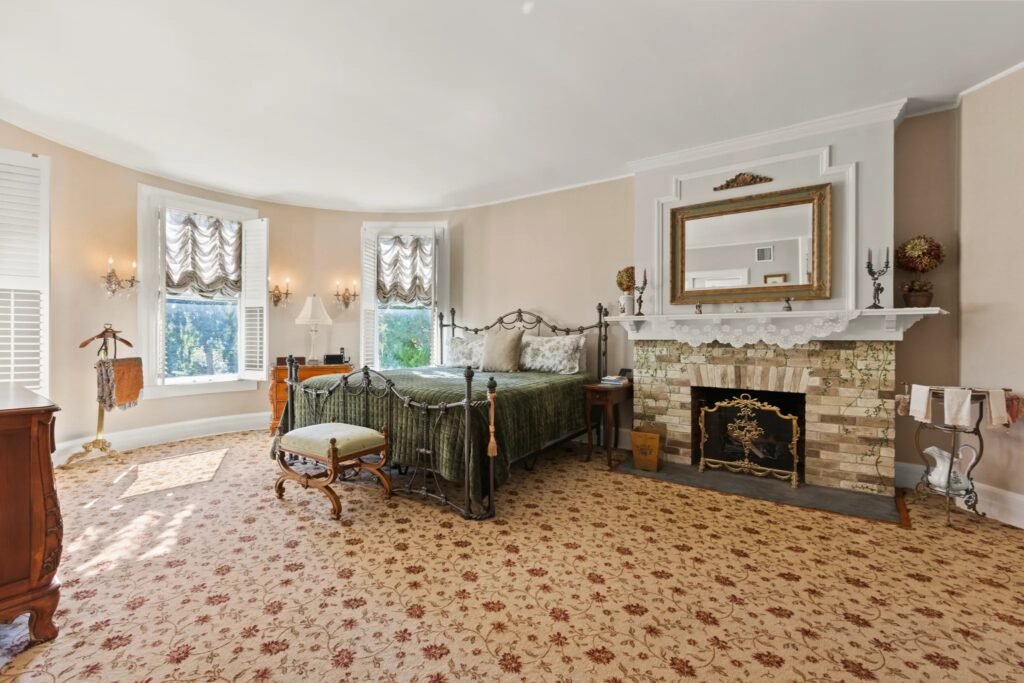 Haunted 1860s Bayport mansion from Ghost Hunters is listed for 1.67m. With 7 bedrooms, luxury features and eerie tales, it offers Victorian charm and spooky allure.