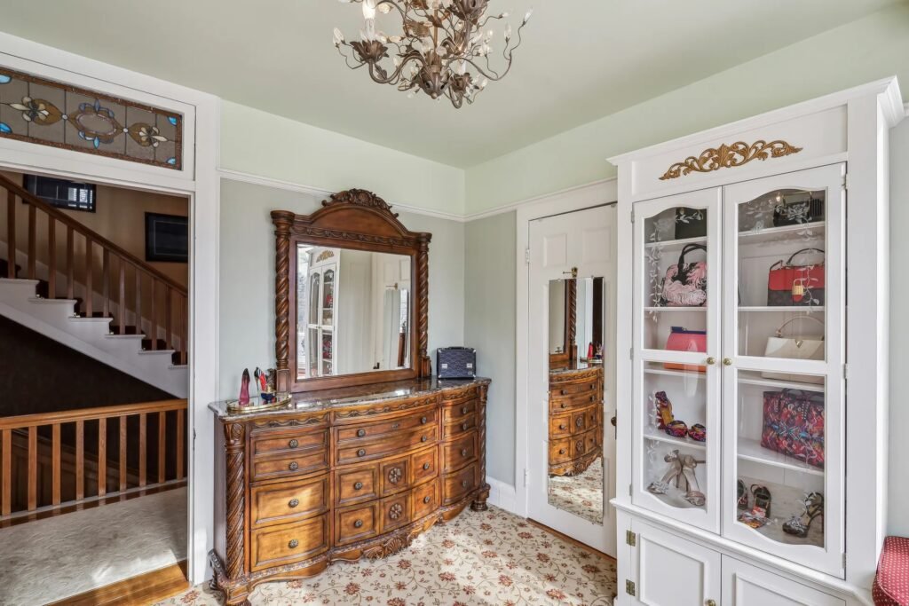 Haunted 1860s Bayport mansion from Ghost Hunters is listed for 1.67m. With 7 bedrooms, luxury features and eerie tales, it offers Victorian charm and spooky allure.