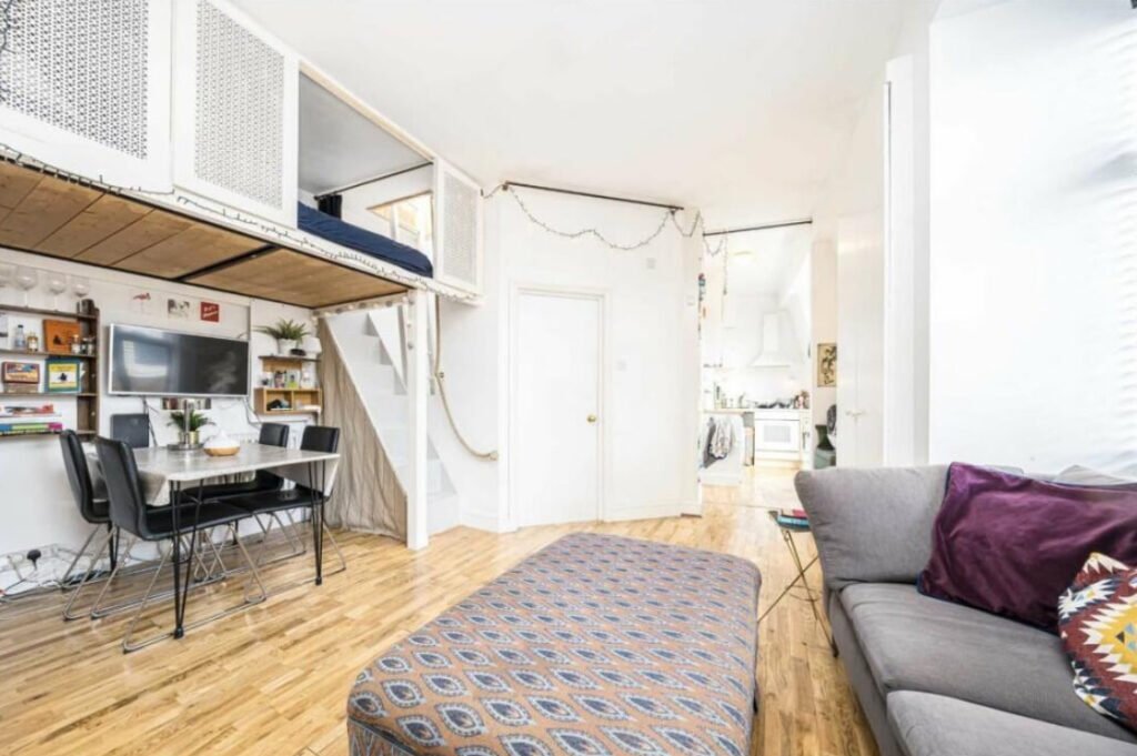 A quirky Bloomsbury studio flat costs £2,295 a month with a hidden mezzanine bedroom, rooftop terrace and period charm but no parking, pets or bills included.