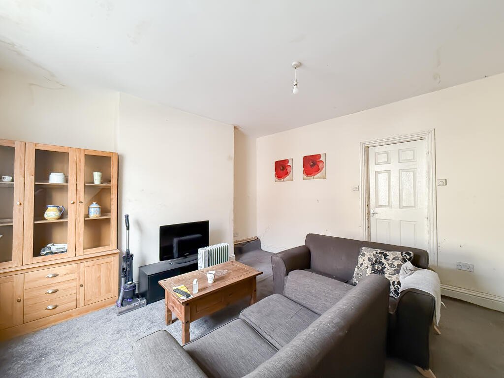 This £5,000 ghost town terrace in Horden, Durham is a loner's dream and a renovator’s project, with two bedrooms, overgrown garden and eerie post-mining charm.