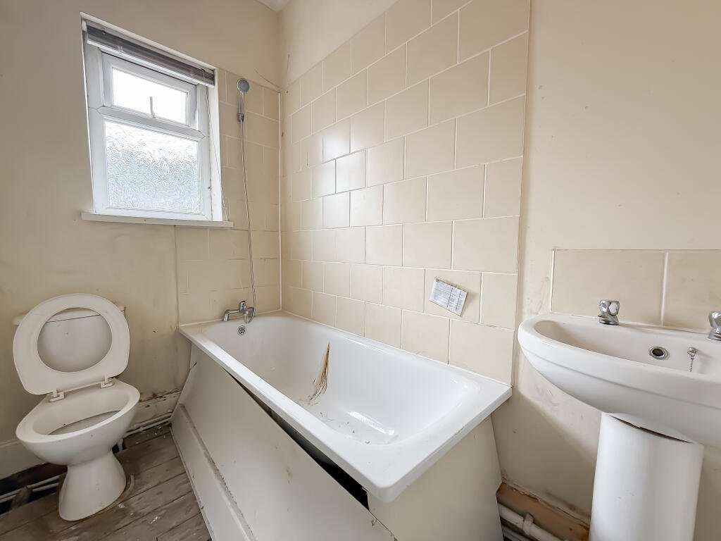 This £5,000 ghost town terrace in Horden, Durham is a loner's dream and a renovator’s project, with two bedrooms, overgrown garden and eerie post-mining charm.