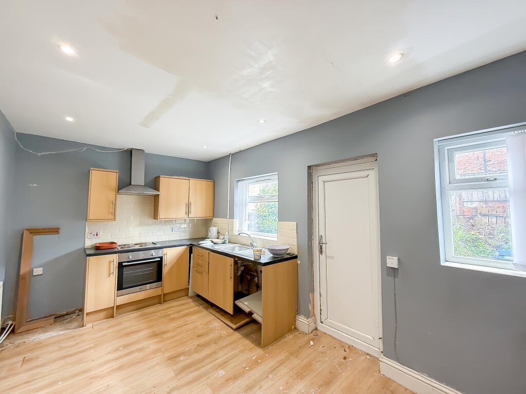 This £5,000 ghost town terrace in Horden, Durham is a loner's dream and a renovator’s project, with two bedrooms, overgrown garden and eerie post-mining charm.