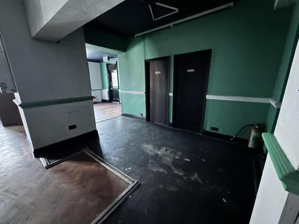 The Phoenix nightclub in High Wycombe is for sale for just £1, offering a bar, stage and 3am license, but the new owner must take on a £42,000 annual lease.
