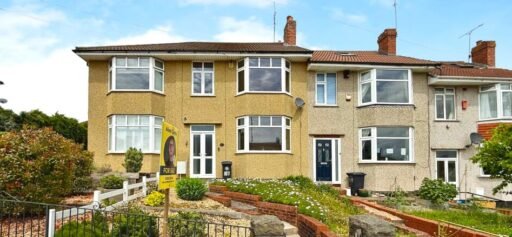 Odd property listing in Bristol shocks buyers with a toilet in a kitchen utility room. The £400k three bed home mixes cooking appliances with a WC leaving viewers baffled.