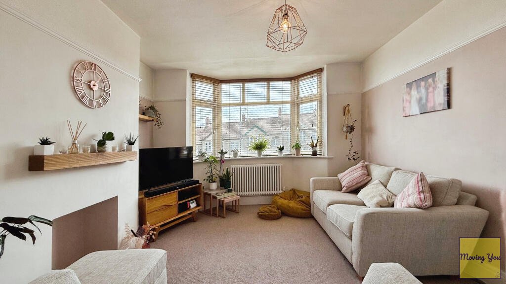 Odd property listing in Bristol shocks buyers with a toilet in a kitchen utility room. The £400k three bed home mixes cooking appliances with a WC leaving viewers baffled.