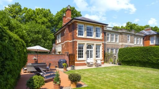 Four bedroom home in Sir Isaac Newton’s former school hits market at £675k in Grantham with period features, private gardens, double garage and historic charm.