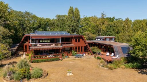 Stunning £2.5m Pagano-designed home hits the market with indoor pool, sauna, orchard and equestrian facilities set on 1.6 acres of landscaped gardens in Cambridge.