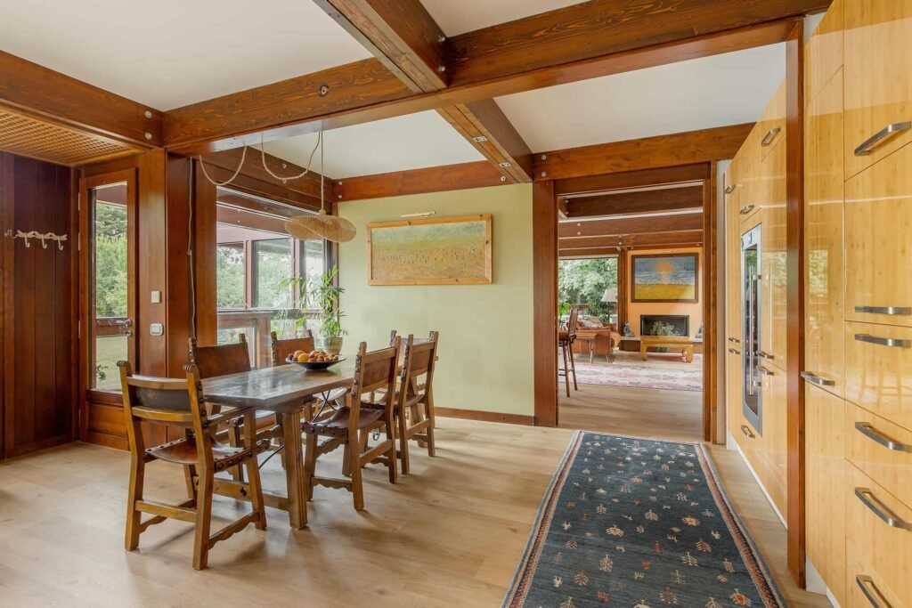 Stunning £2.5m Pagano-designed home hits the market with indoor pool, sauna, orchard and equestrian facilities set on 1.6 acres of landscaped gardens in Cambridge.