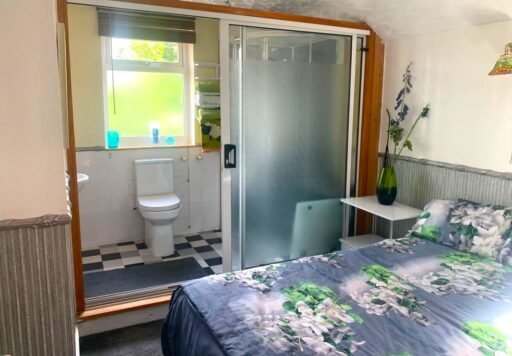 Quirky six bed Skegness home with a toilet in the bedroom goes to auction for £45,000 offering rental income potential and spacious living near the seaside.