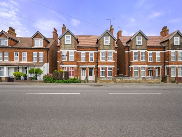 Quirky six bed Skegness home with a toilet in the bedroom goes to auction for £45,000 offering rental income potential and spacious living near the seaside.