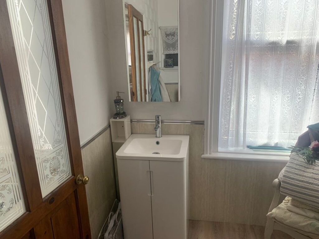Quirky six bed Skegness home with a toilet in the bedroom goes to auction for £45,000 offering rental income potential and spacious living near the seaside.