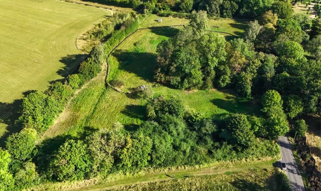 Serpentine House in Suffolk offers a rare chance to build a stunning five bed eco home with solar power, ground source heating and unique architecture for £750,000.