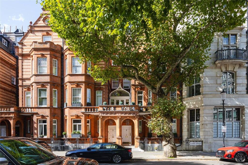 Chelsea duplex near Sloane Square listed at £595k with two bedrooms, conservatory and gardens but just 19 years left on the leasehold making it a rare risky bargain.