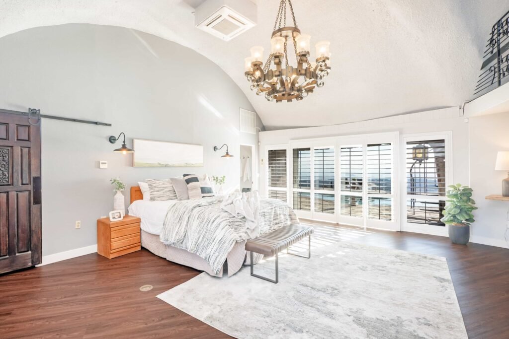 A $3 million California mountain home resembling The Flintstones’ Bedrock is up for sale, featuring domed architecture, a rock-carved pool, and breathtaking panoramic views.