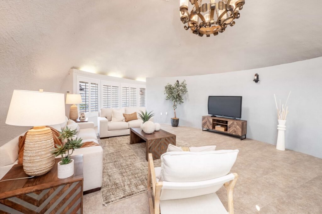 A $3 million California mountain home resembling The Flintstones’ Bedrock is up for sale, featuring domed architecture, a rock-carved pool, and breathtaking panoramic views.