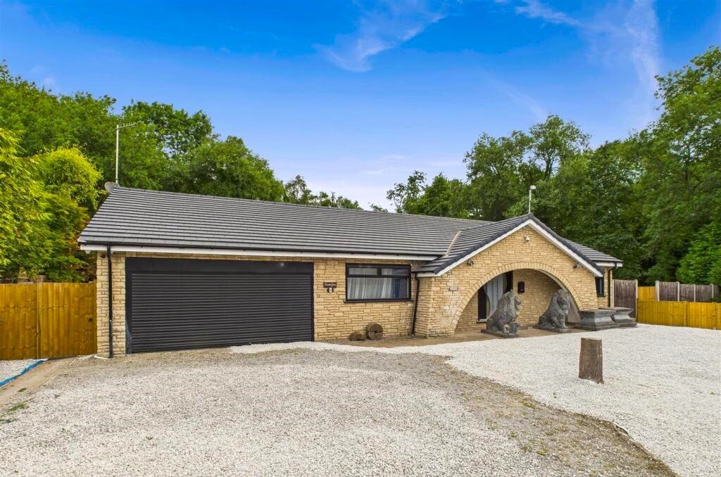 A four-bedroom Dronfield bungalow with an all-white interior so pristine it’s been compared to a hospital ward is on sale for £650,000 after a full modern refurbishment.