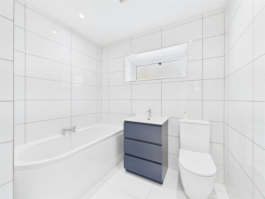 A four-bedroom Dronfield bungalow with an all-white interior so pristine it’s been compared to a hospital ward is on sale for £650,000 after a full modern refurbishment.