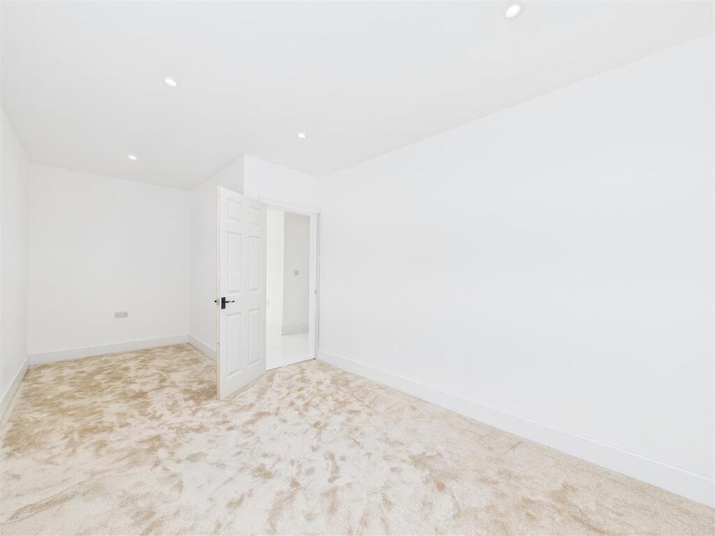 A four-bedroom Dronfield bungalow with an all-white interior so pristine it’s been compared to a hospital ward is on sale for £650,000 after a full modern refurbishment.