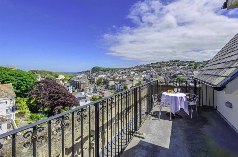 Galia Grainger from C4’s Celebrity Fat Fighters is struggling to sell her 11-bed Devon mansion used as her Slimmeria detox retreat a year after listing it for £895,000.