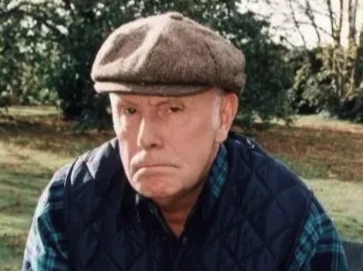 Victor Meldrew’s iconic One Foot in the Grave house has sold for £337,500 in Dorset, offering a piece of British TV history with modern comfort and timeless charm.