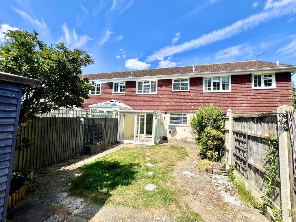 Victor Meldrew’s iconic One Foot in the Grave house has sold for £337,500 in Dorset, offering a piece of British TV history with modern comfort and timeless charm.