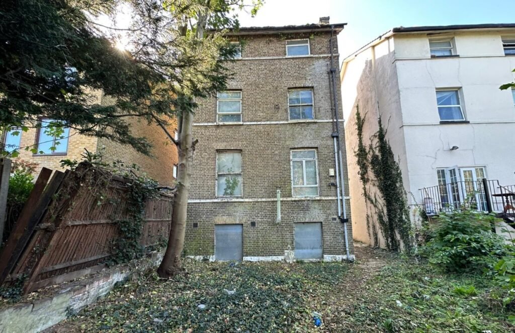 A nine-bedroom detached house in Lewisham priced at £615,000 is up for sale, but its crumbling bathroom and dated interior require a full refurbishment project.