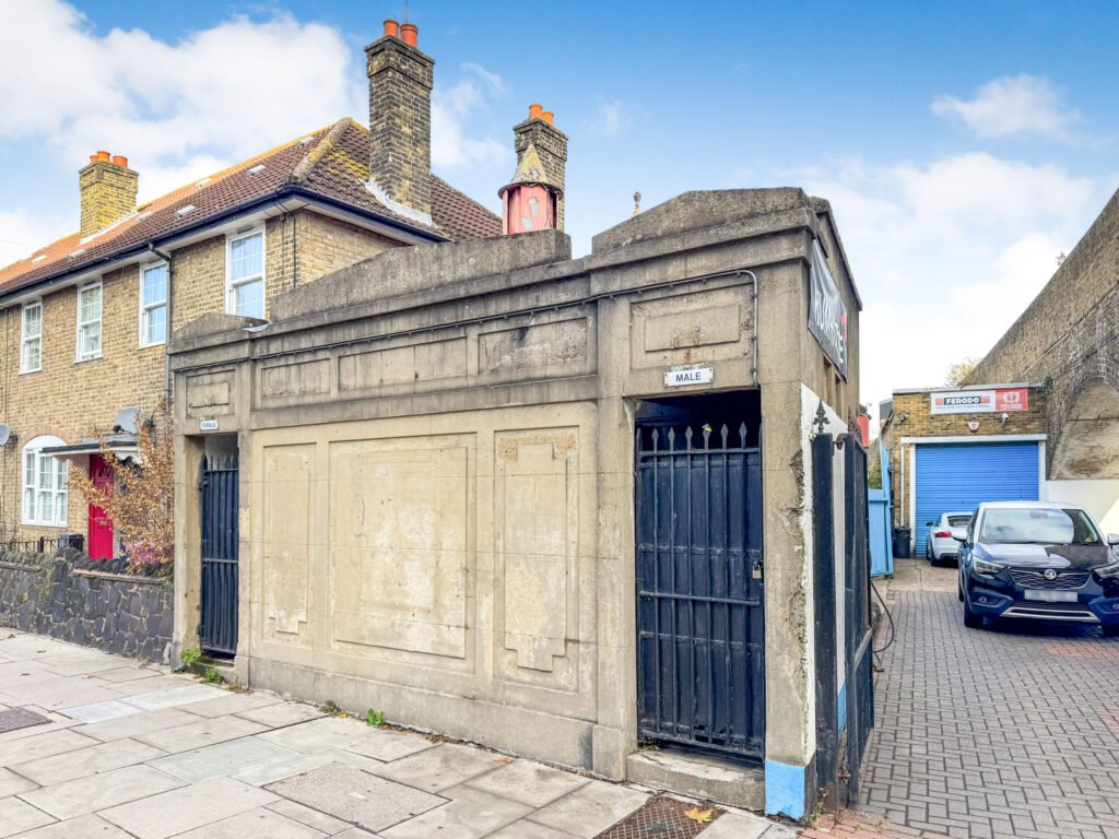 A disused public toilet on the Isle of Dogs near Canary Wharf is on sale for £110,000, offering a rare freehold plot with development potential and a spacious rear garden.A disused public toilet on the Isle of Dogs near Canary Wharf is on sale for £110,000, offering a rare freehold plot with development potential and a spacious rear garden.