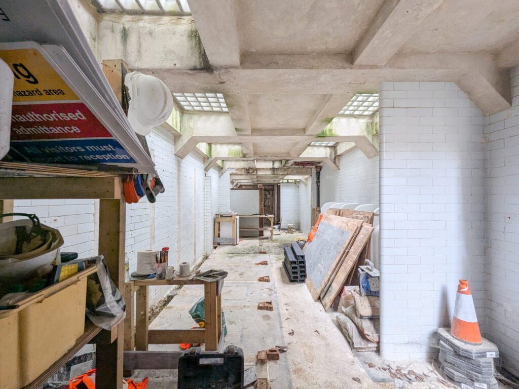 A disused public toilet on the Isle of Dogs near Canary Wharf is on sale for £110,000, offering a rare freehold plot with development potential and a spacious rear garden.